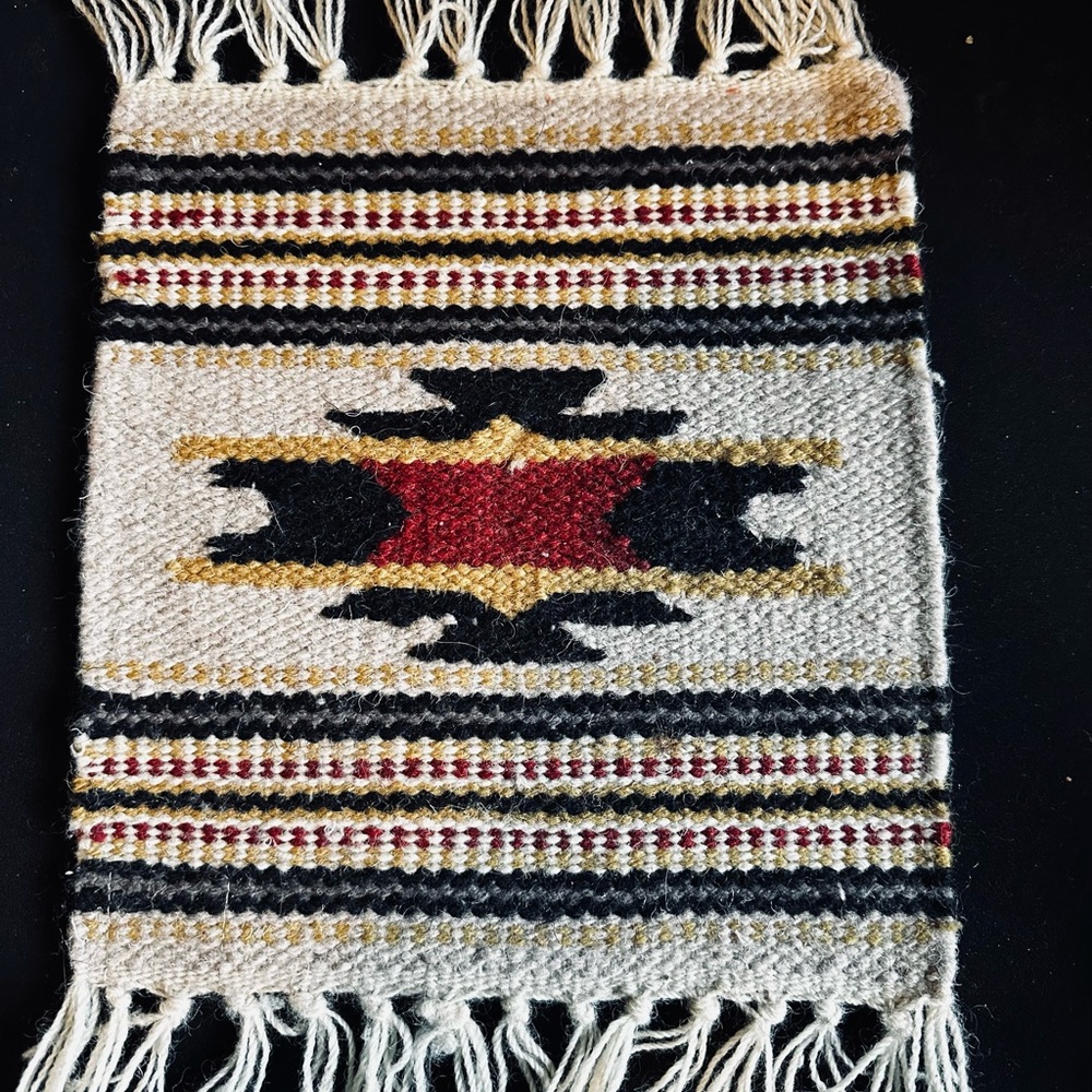 Handwoven Southwestern Tribal Style Mat with Fringe Made in India - Picture 3 of 5